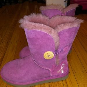 Bailey button pink Uggs